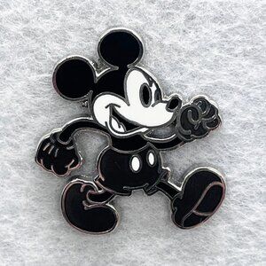 🔮 5/$25 Disney Mickey Mouse Memories Steamboat Willie Pin